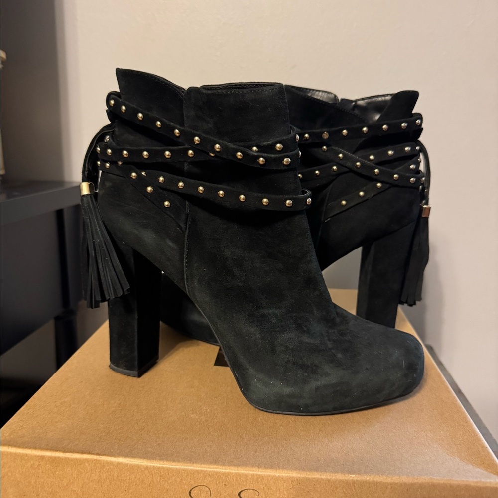 Black and Gold Bootie’s with Chunky Heel